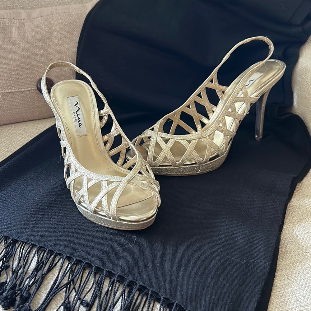 Nina New York Gold Platform Pump